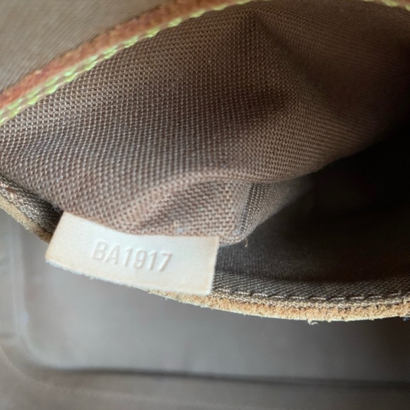 Louis Vuitton Monogram Alma PM - Picture 4 of 7